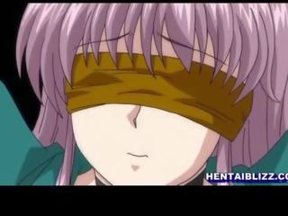 Roped hentai may blindfold makakakuha ng binubutasan vibtrator sa kanya wetpussy