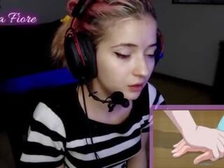 18yo youtuber παίρνει concupiscent κοιτώντας hentai κατά την διάρκεια ο ρεύμα και αυνανίζεται - emma fiore