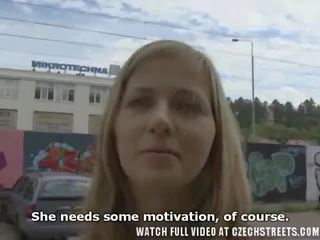 צ'כית ברחובות - ורוניקה וידאו