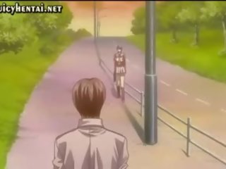 I madh tited anime jerks një organ seksual i mashkullit