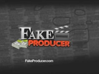 Fakeproducer đúc gầy cô gái tóc vàng alexia vàng